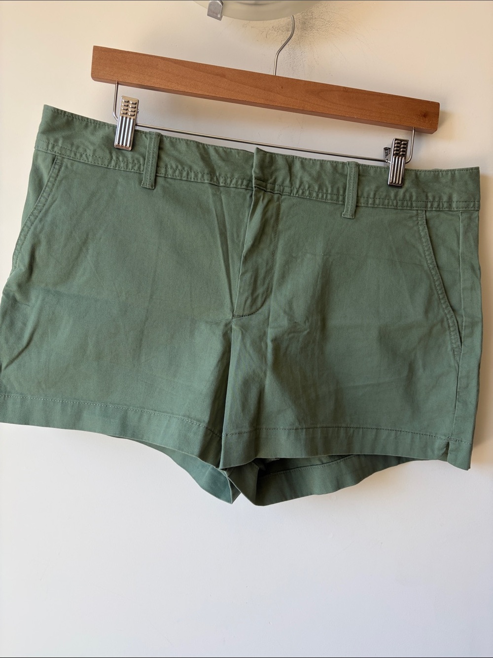 THE GAP Everyday City Short Cotton Chino Olive Green Women’s Size 12